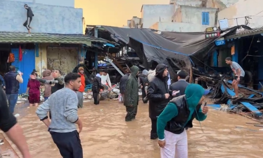 متضررو فيضانات آسفي يرفضون "تسول" مؤثرين باسمهم 