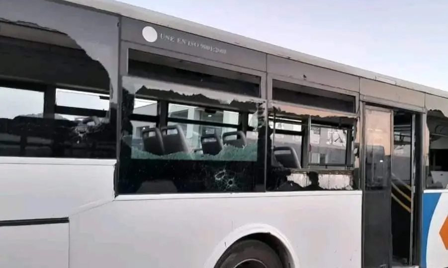 وأفادت مصادر محلية أن هذه الأفعال التخريبية لم تقتصر على كونها سلوكات طائشة، بل تُصنف كجريمة تمس المصلحة العامة، وتعرقل الجهود التنموية التي تبذلها السلطات المحلية والجماعات الترابية للنهوض بجودة الخدمات المقدمة لساكنة أكادير وزوارها 