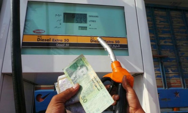 البرميل يتهاوى والأمواج تتعالى.. لماذا لا يستفيد المغرب من تخزين المحروقات؟ 