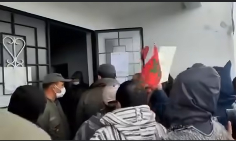 سكان جماعة "تزروت" يطالبون بوضع حد لمحاولة عائلة بركة الاستيلاء على الأراضي والعقارات 