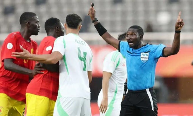 ويأتي اختيار ميفيري، البالغ من العمر 29 عاماً، ليضعه كأصغر حكم ساحة في النسخة الحالية من البطولة القارية؛ وهي خطوة تعكس ثقة لجنة التحكيم في قدراته البدنية والذهنية 