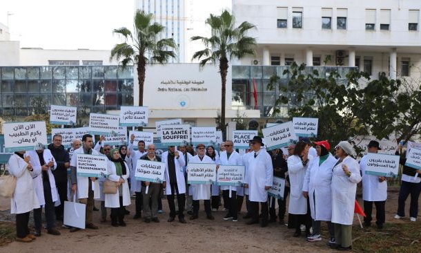 أطباء القطاع الخاص يطالبون برحيل "المجلس الحالي" للهيئة الوطنية ويدعون لانتخابات عاجلة 