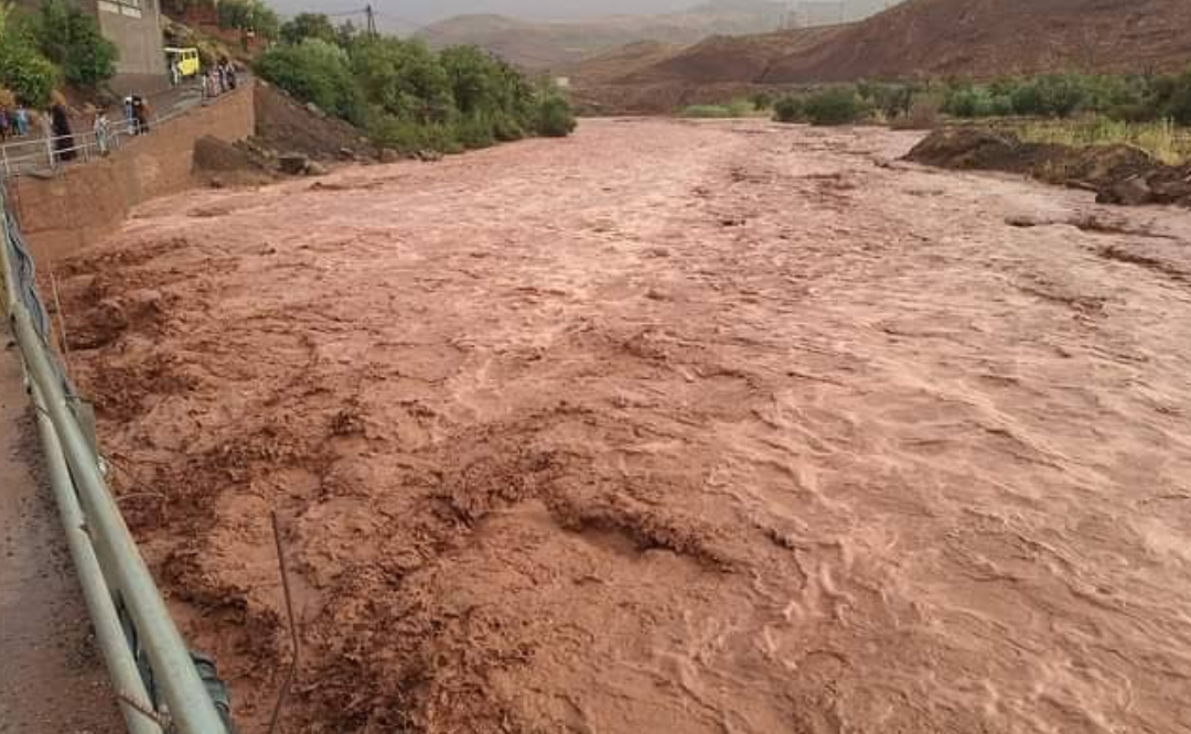 السيول تقطع الطرق وتُحاصر سكان دواوير بجماعة أولاد ستوت 