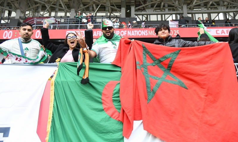 دعوة للشباب الجزائري لاكتشاف صفحات منسية من تاريخنا المشترك.. ما وراء الملاعب 