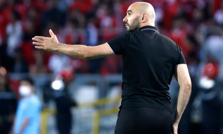 نقولوا حنا الجمهور انفعاليين وغاداويين، ولكن مدرب الخصم ديالك اللي هنا تينقط لك ويفضح مستواك التقني يا وليد.. بماذا ترد عليه؟ 