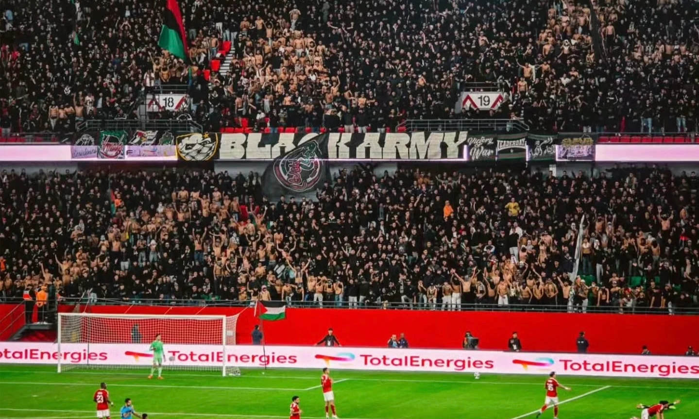 تقدم نادي الجيش الملكي بطعن استئنافي لدى الهيئات المختصة بالاتحاد الإفريقي لكرة القدم، مباشرة بعد صدور العقوبات التأديبية المرتبطة بأحداث مباراته أمام الأهلي المصري بتاريخ 28 نونبر 2025 