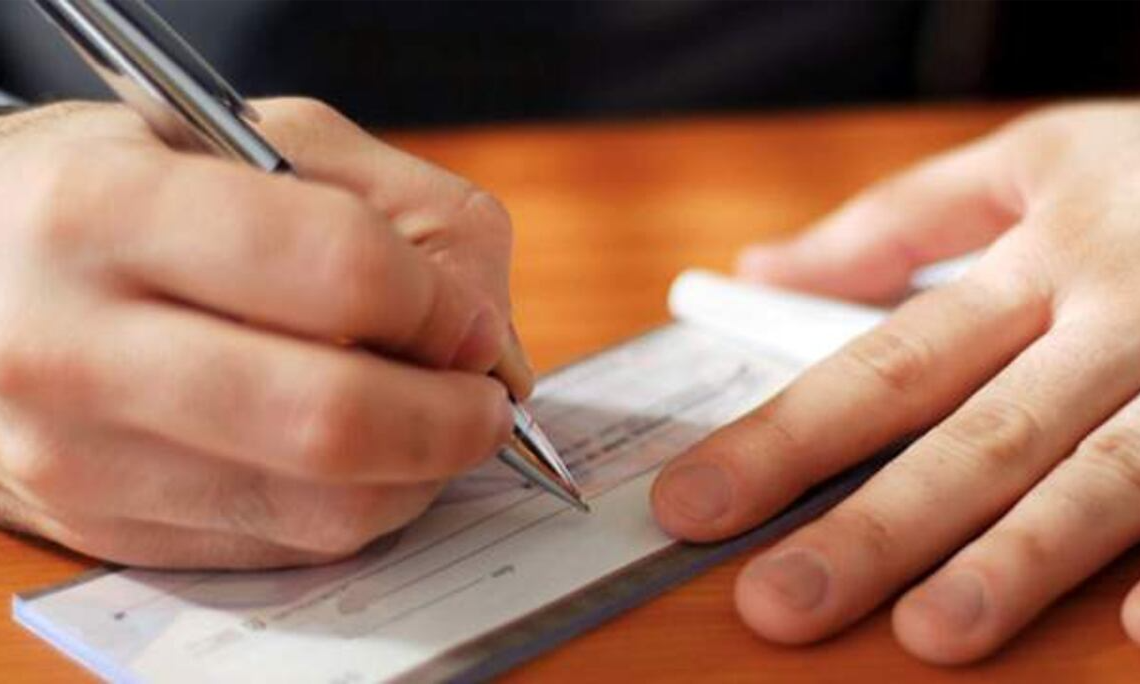 جلت مختلف النيابات العامة بربوع المملكة خلال سنة 2024، ما مجموعه 46365 محضرا يتعلق بجرائم الشيك، وأقيمت الدعوى العمومية في مواجهتها، فيما بلغ عدد الأشخاص المتابعين 35836 شخصا 