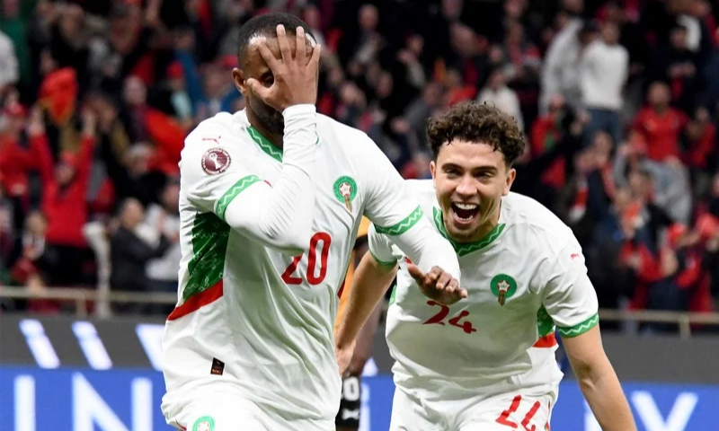 المغرب يفوز على زامبيا بثلاثية نظيفة وبعبر إلى ثمن النهائي 