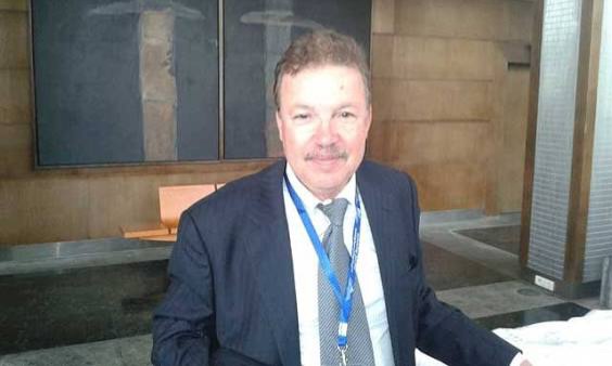 إدريس الأندلسي: التقنوقراط، من الوصولية إلى تبرير الفشل فترك الجمل بما حمل 