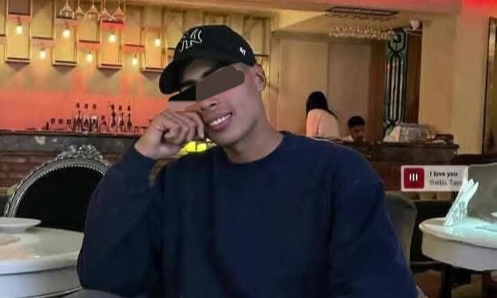 وفارق الفقيد، الذي كان يتابع سنته الأولى من التكوين المهني في سلك الدرك الملكي، الحياة متأثراً بإصاباته جراء هذا الحادث الأليم الذي وقع في ظروف استنفرت السلطات المحلية والجهات المختصة 