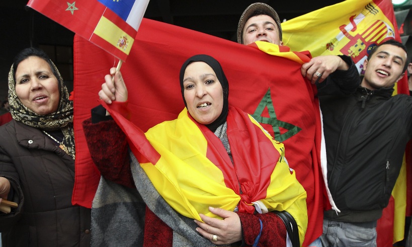 صدارة المغاربة لأرقام التجنيس بإسبانيا.. رسالة "صامتة" تبحث عن الضمانات وتتجاوز الحنين 